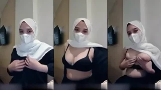 Bokep Indo Hijab Camilla Mainin Toket